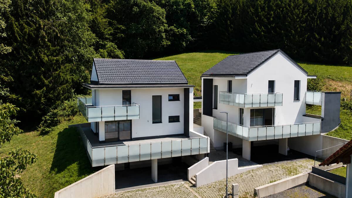 Erstbezug Familienwohnung mit großer Terrasse und Carport