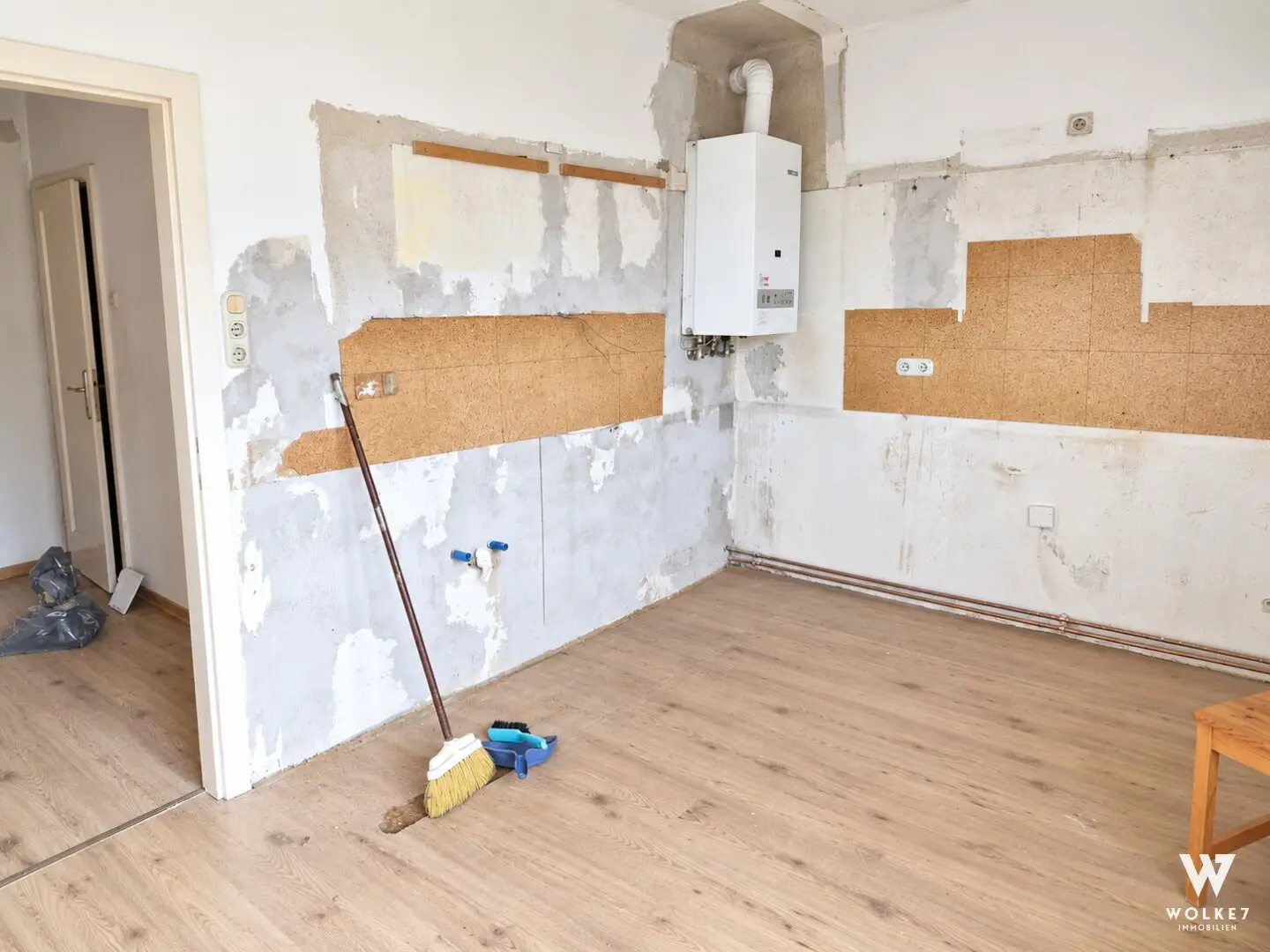 Charmante ca. 48 m² - 2 Zimmer Wohnung mit Potenzial – Lift und zentrale Lage in Schwechat