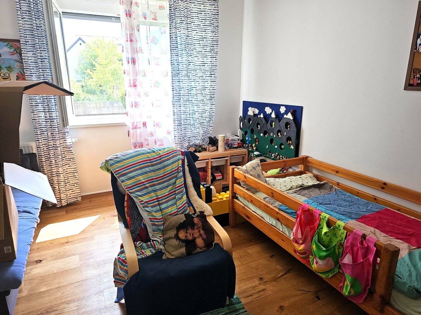 Well maintained 98m² apartment with balcony and underground garage space also ideal for shared flats