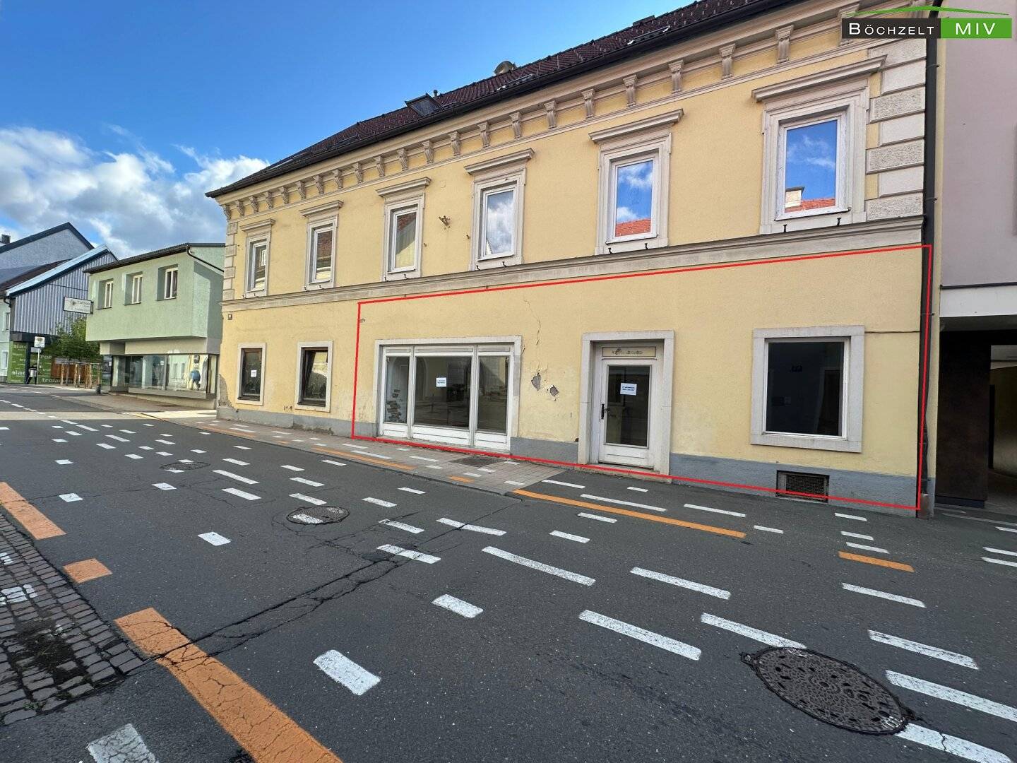 Attraktives Geschäftslokal mit großer Schaufensterfläche