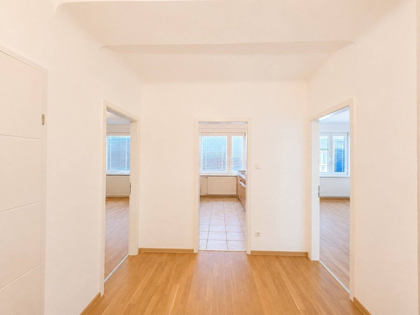 Attractively priced apartment with a well-thought-out floor plan, central location