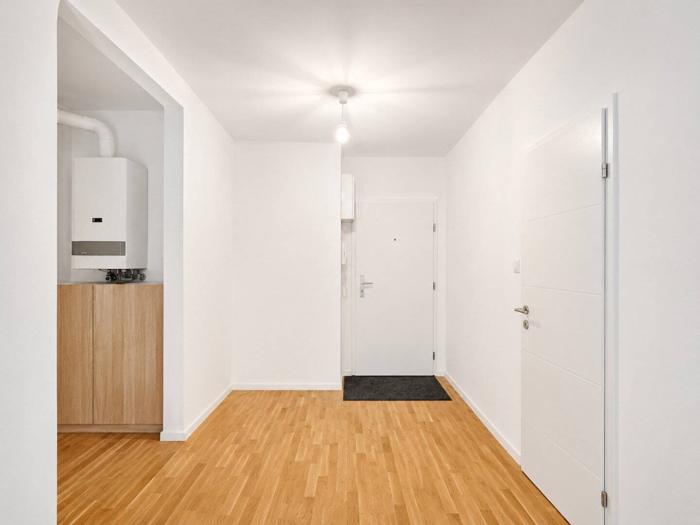 Attractively Priced 2-Room Condominium | Separate Kitchen | Top Layout | Central Location