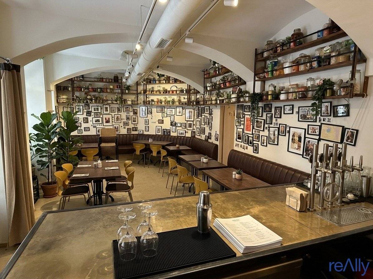 Modern catering business with approx. 67m² in prime location of the 7th district