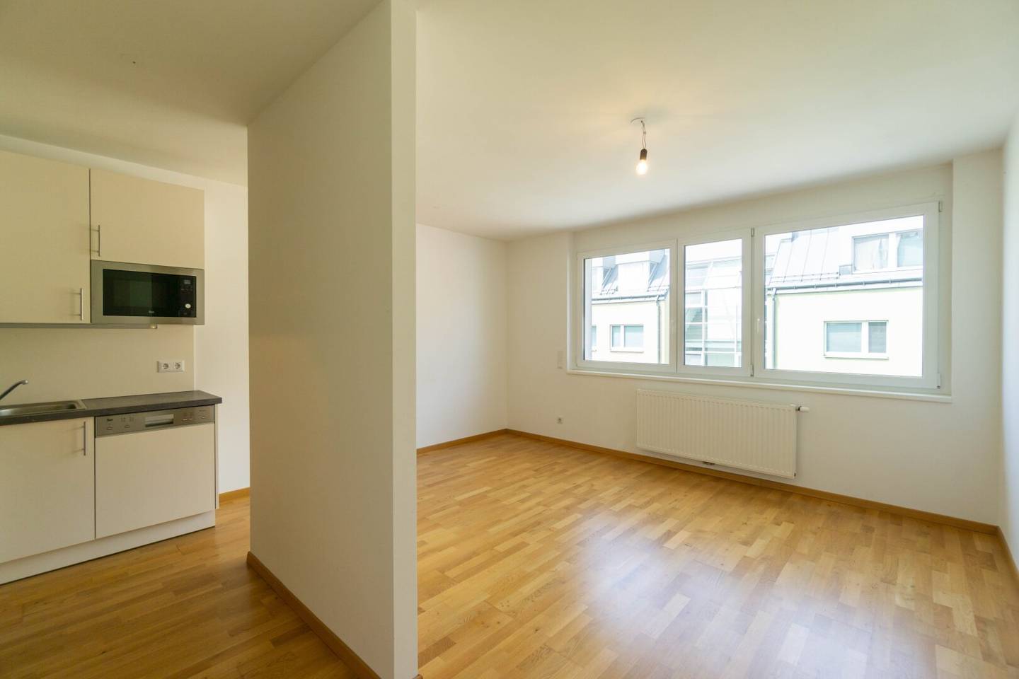 Perfect rental apartment on the 5th floor with elevator and communal roof terrace