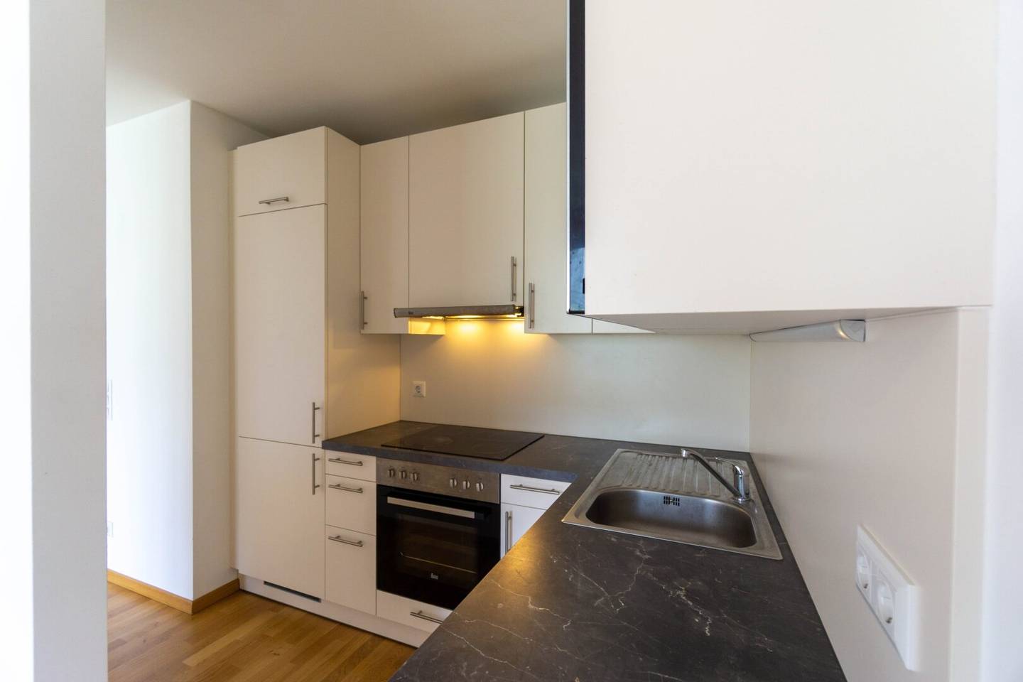Perfect rental apartment on the 5th floor with elevator and communal roof terrace