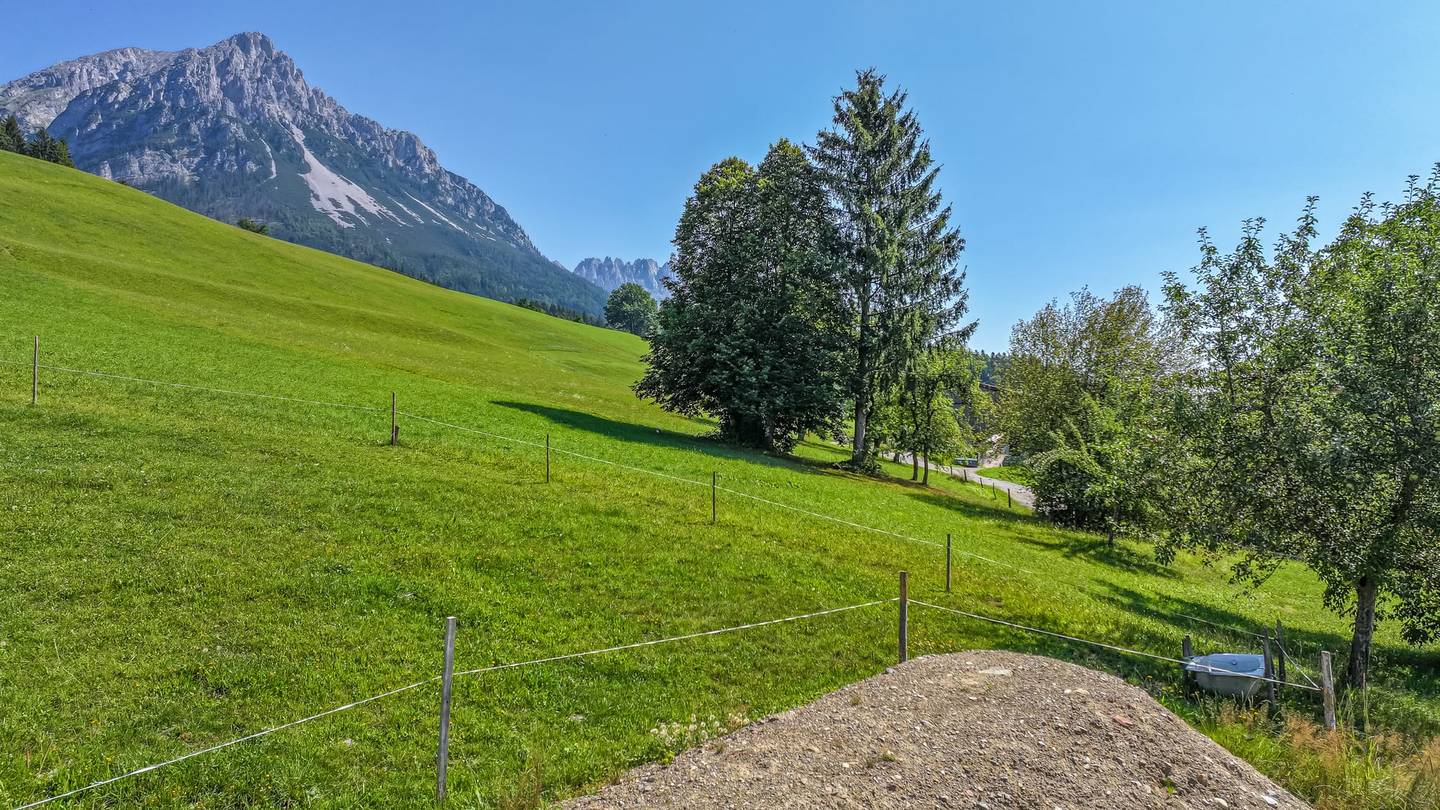 Sonniges Baugrundstück mit baugenehmigter Planung Wohnung