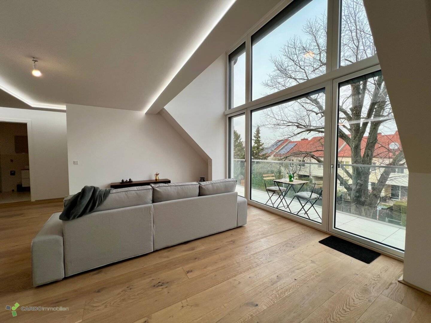 Price reduction!!! 128 m², 4-room maisonette apartment with garage parking, furnished