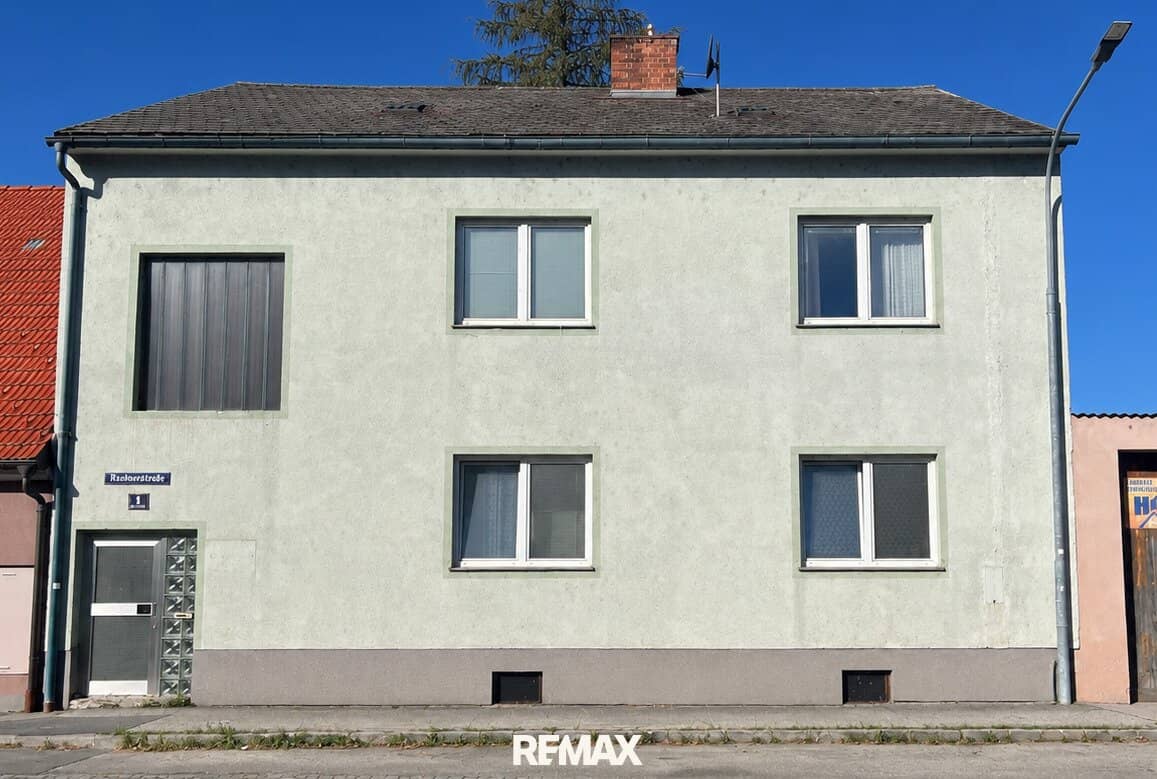 House in central location