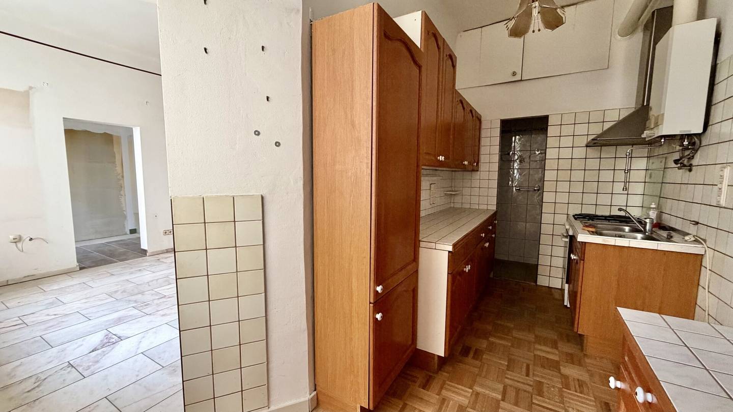 2-room apartment in need of renovation - near Donaukanal