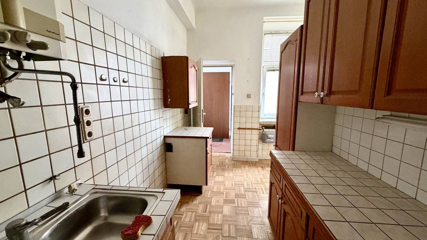 2-room apartment in need of renovation - near Donaukanal