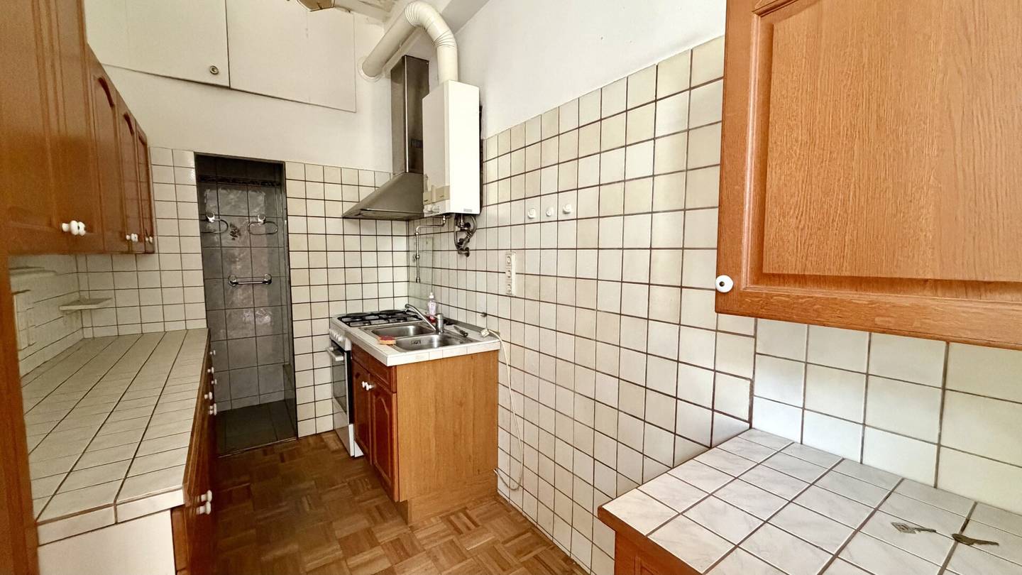 2-room apartment in need of renovation - near Donaukanal