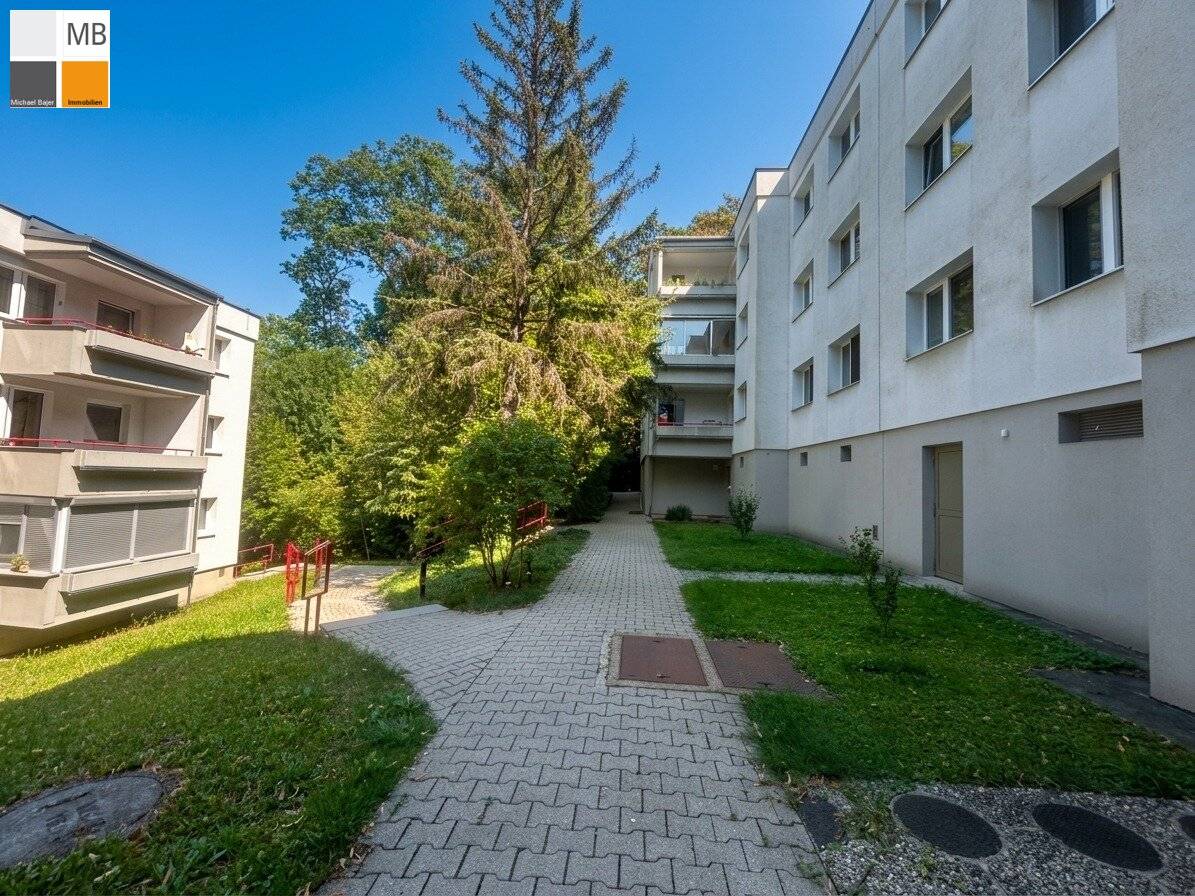 Light, Peace and Excellent Connections Bus, S-Bahn and Shopping Almost Around the Corner I MB IMMOBILIEN