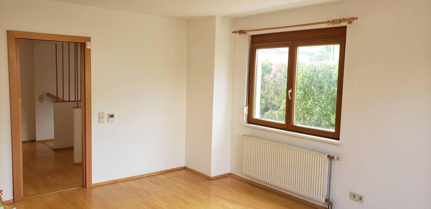 Family-friendly semi-detached house with garden