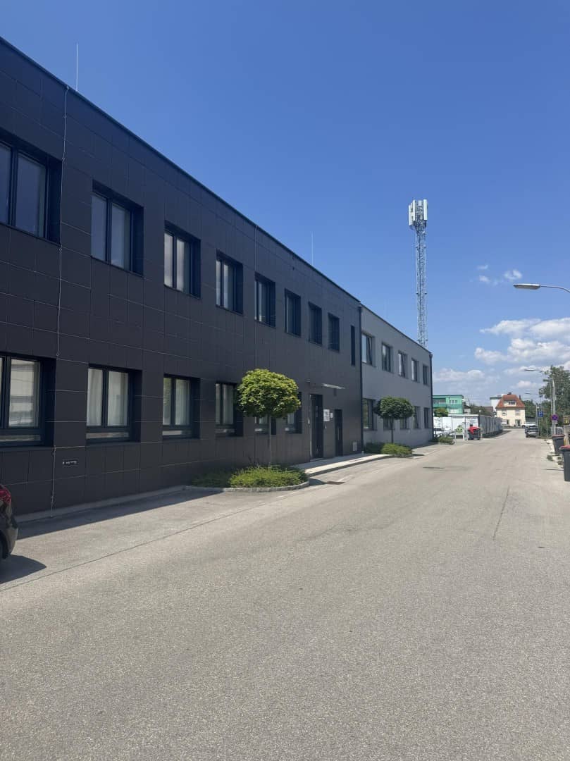 Flexible commercial space with warehouse option Loftwohnung
