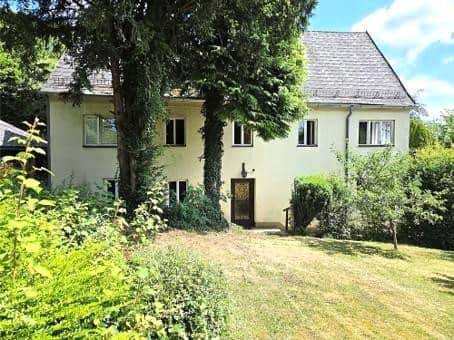 Geräumige familienwohnung mit Garten Garage und Aussicht