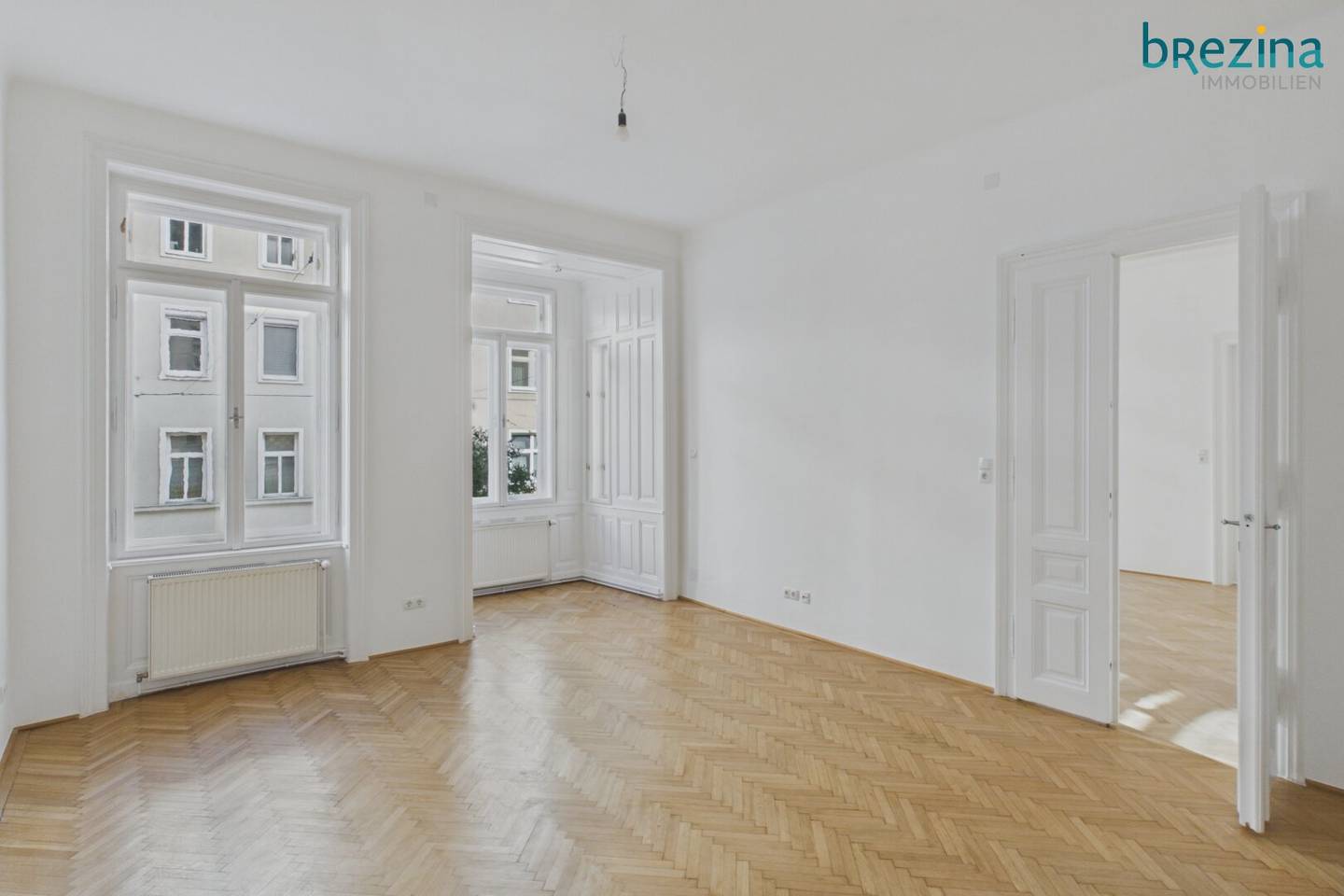 Living with history in the Fasanviertel - newly renovated unlimited 4 room apartment