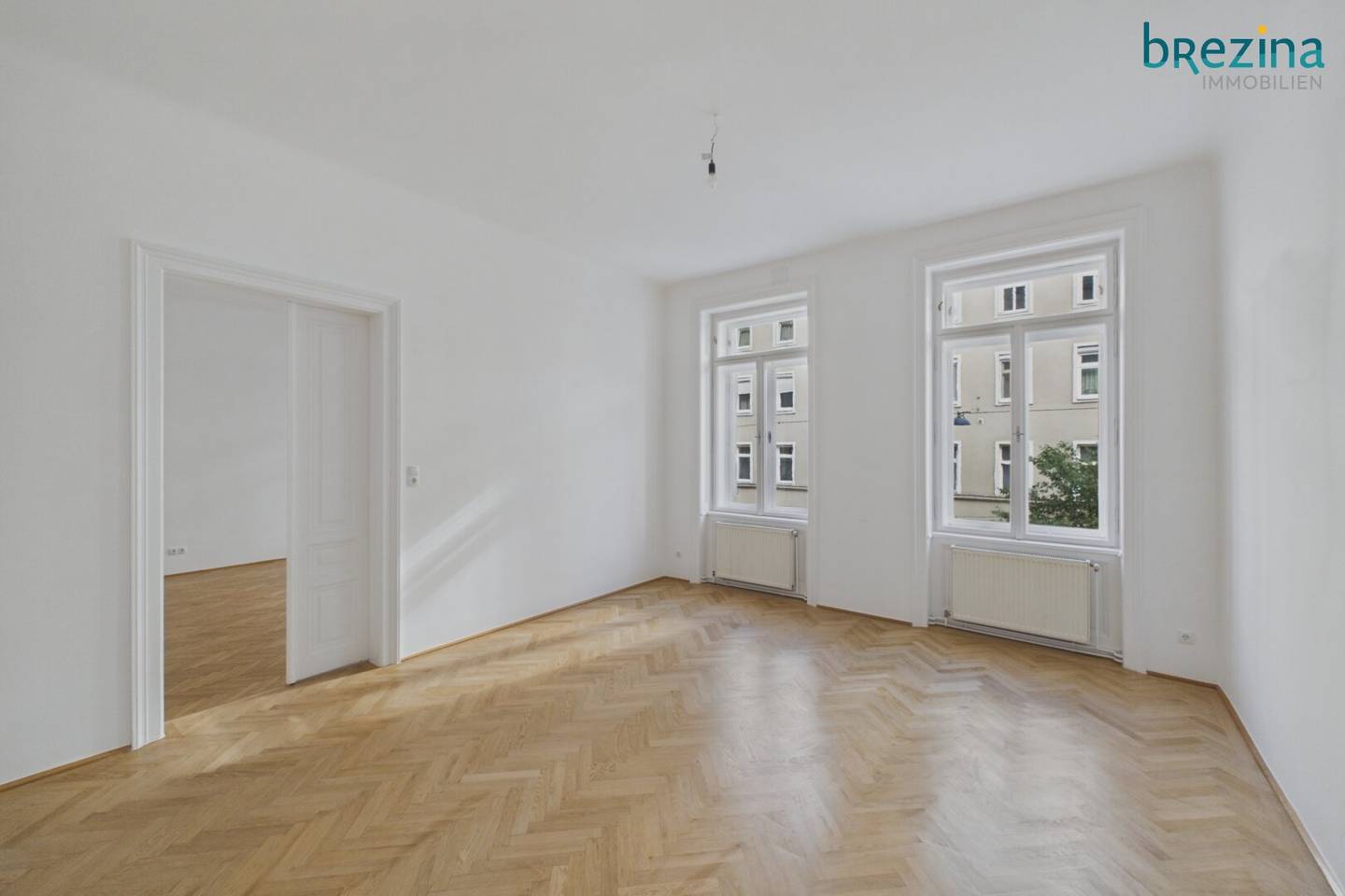 Living with history in the Fasanviertel - newly renovated unlimited 4 room apartment