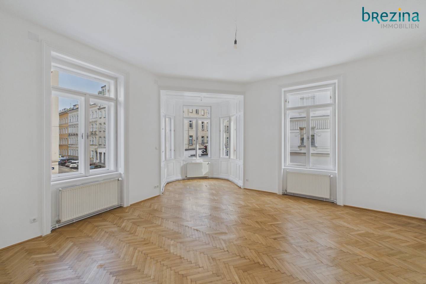 Living with history in the Fasanviertel - newly renovated unlimited 4 room apartment