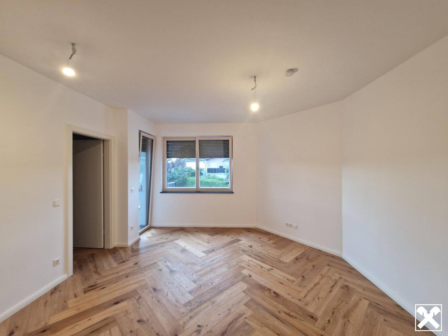 Lichtdurchflutete Dachgeschosswohnung mit Balkon und Terrasse
