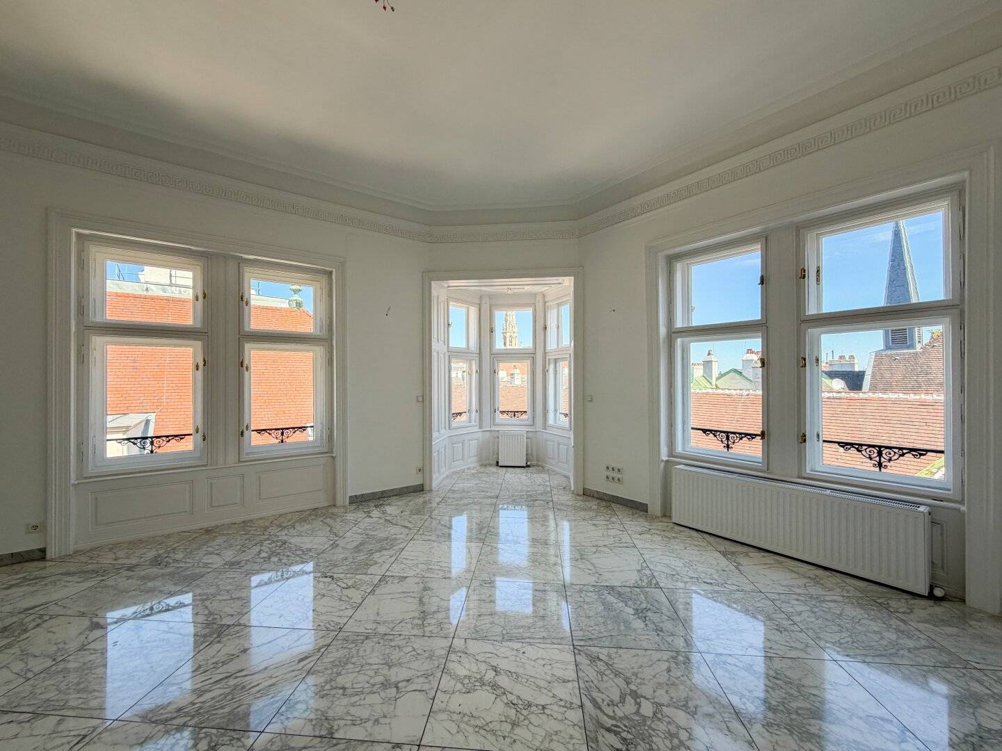 Exclusive luxury apartment in inner-city quiet location