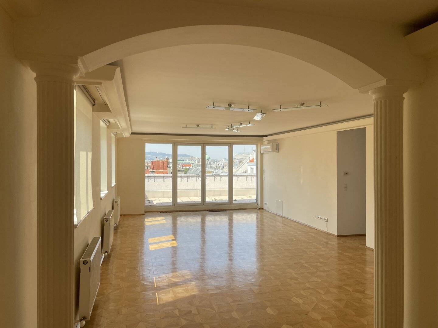 Top rooftop terrace apartment with dreamlike Vienna view climate control quiet location