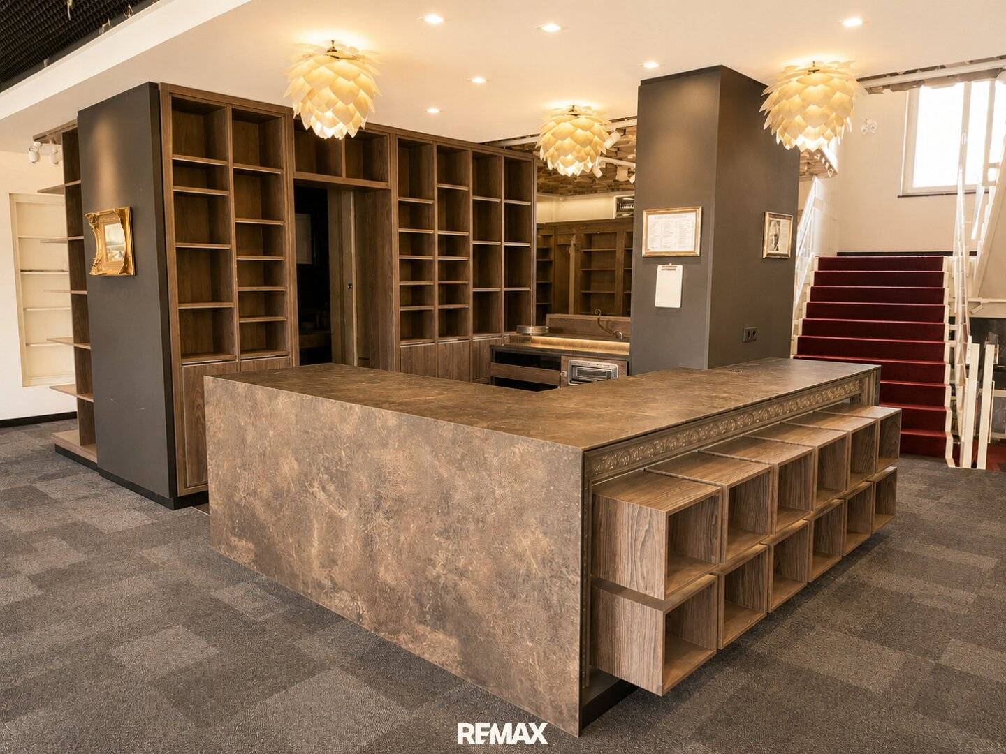 Versatile commercial space in prime central location of Schärding