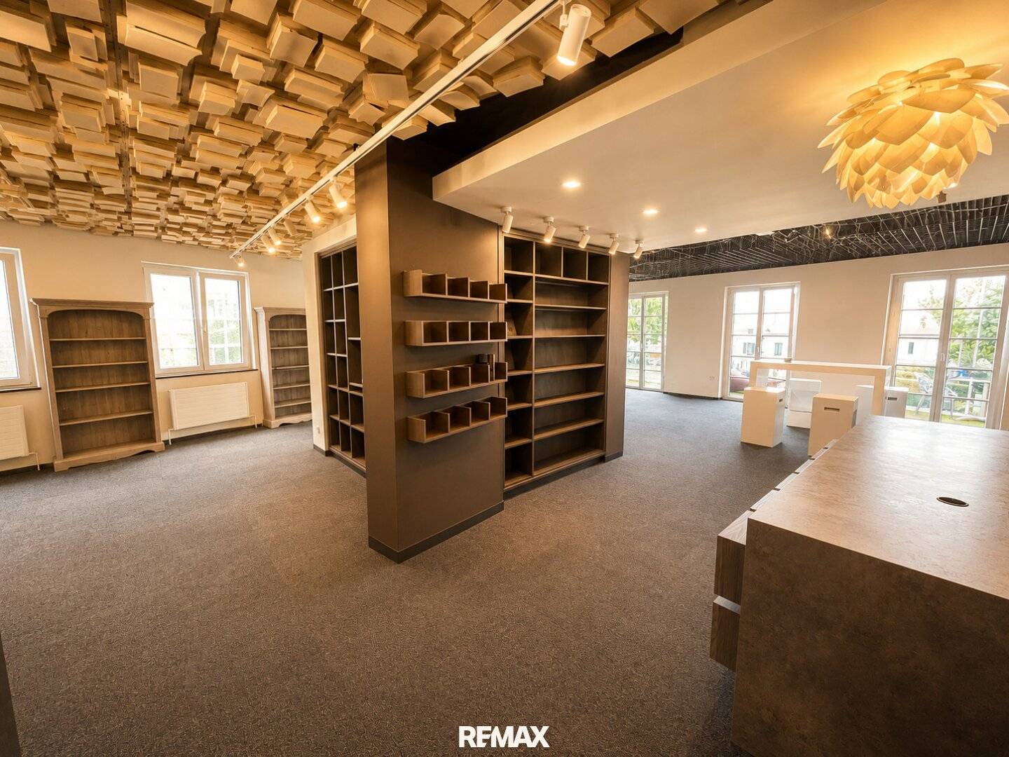 Versatile commercial space in prime central location of Schärding