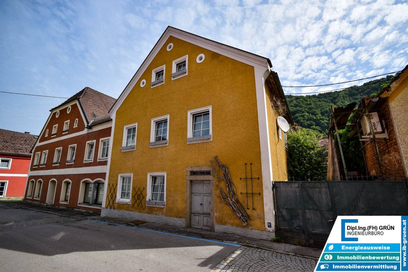 Small townhouse on the Danube with charm and potential','de' is invalid JSON