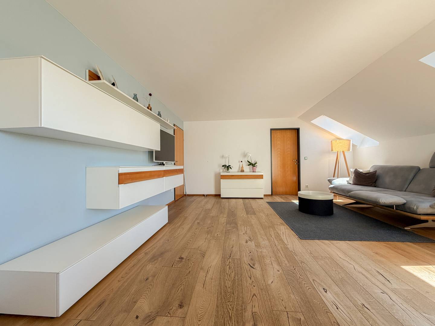 Bright apartment with balcony and renovated living area