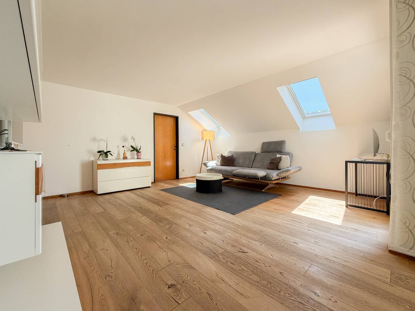 Bright apartment with balcony and renovated living area
