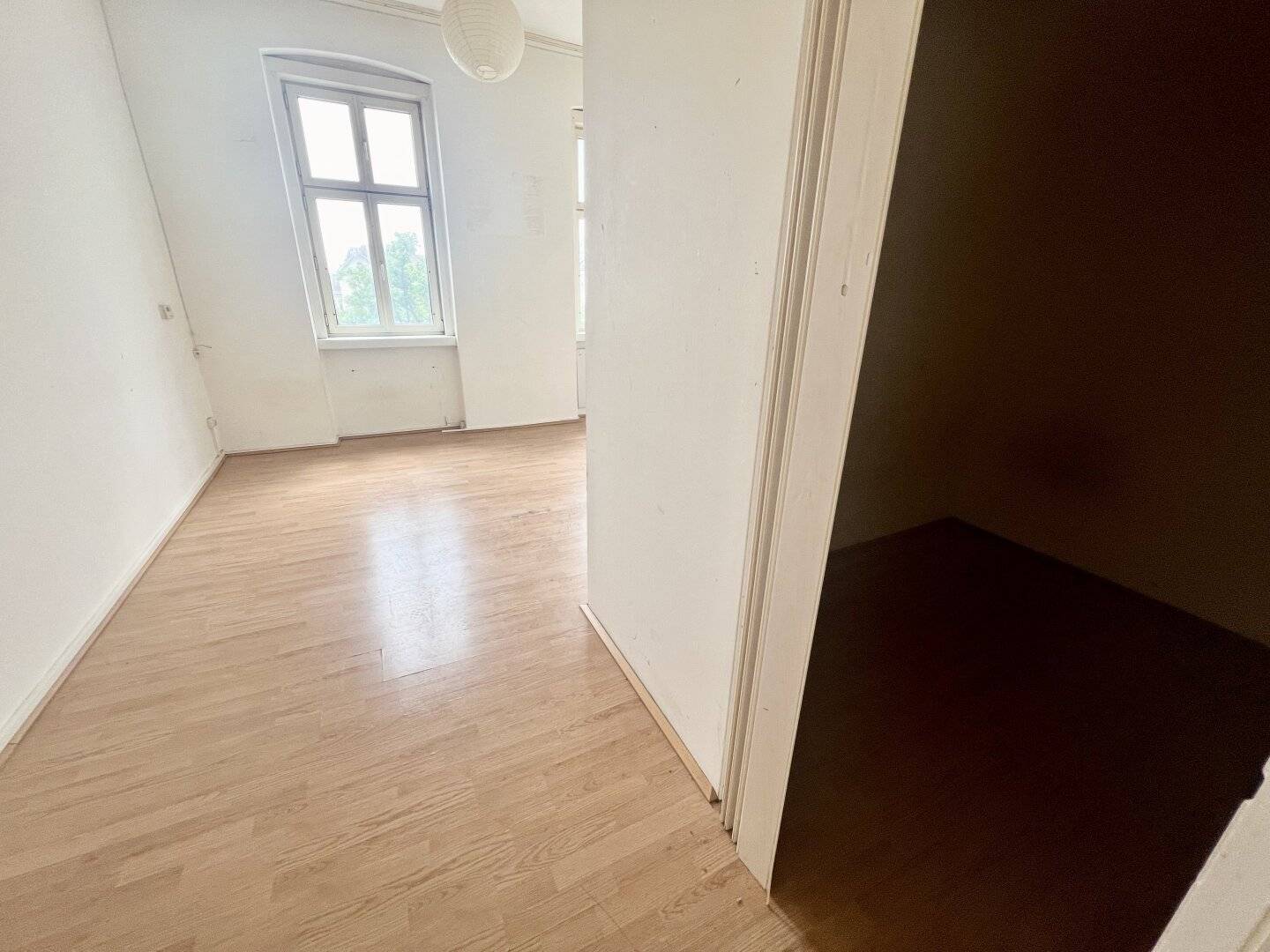 Affordable 1.5 room apartment on the 3rd floor with elevator and distant view