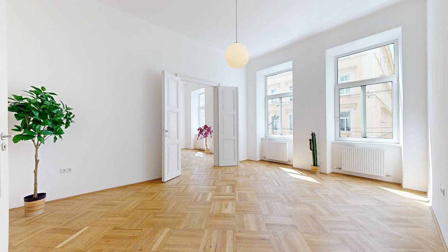 Versatile property in top location – Office with potential for residential use in prime location