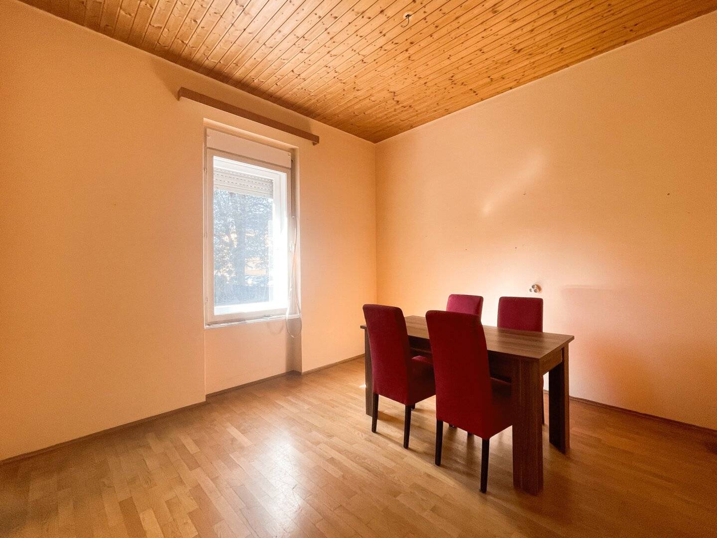 Aufgepasst: Sanierungsbedürftiger Wohnraum mit viel Potential!