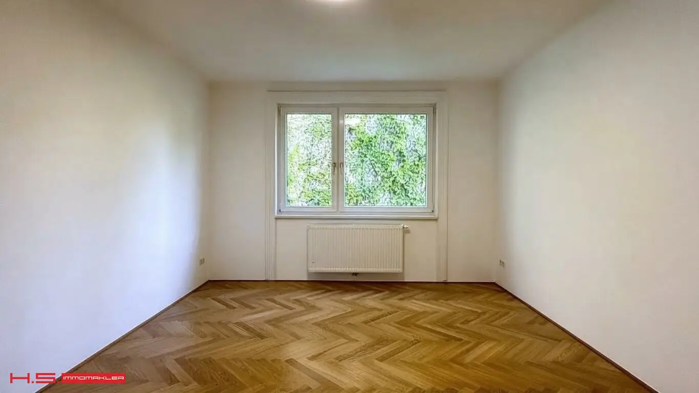 ALOIS DRASCHE PARK - First Occupancy - 4th Floor with Elevator - 100% Green View - East West Orientation - Thermally Renovated Building