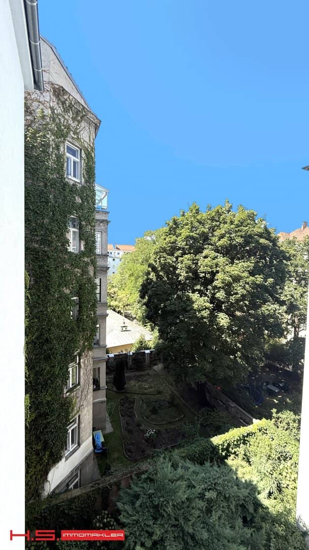 ALOIS DRASCHE PARK - First Occupancy - 4th Floor with Elevator - 100% Green View - East West Orientation - Thermally Renovated Building