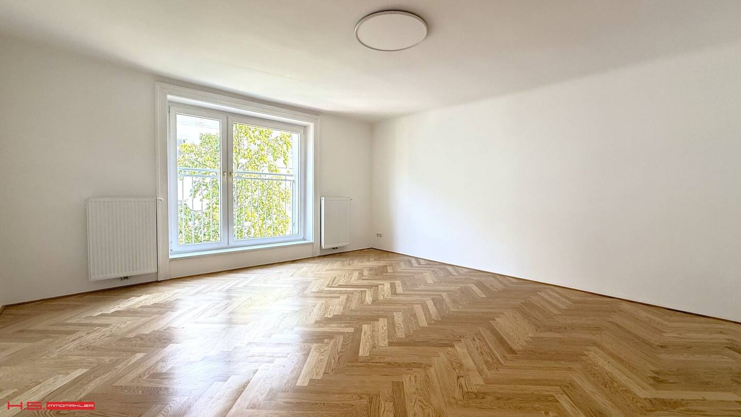 ALOIS DRASCHE PARK - First Occupancy - 4th Floor with Elevator - 100% Green View - East West Orientation - Thermally Renovated Building
