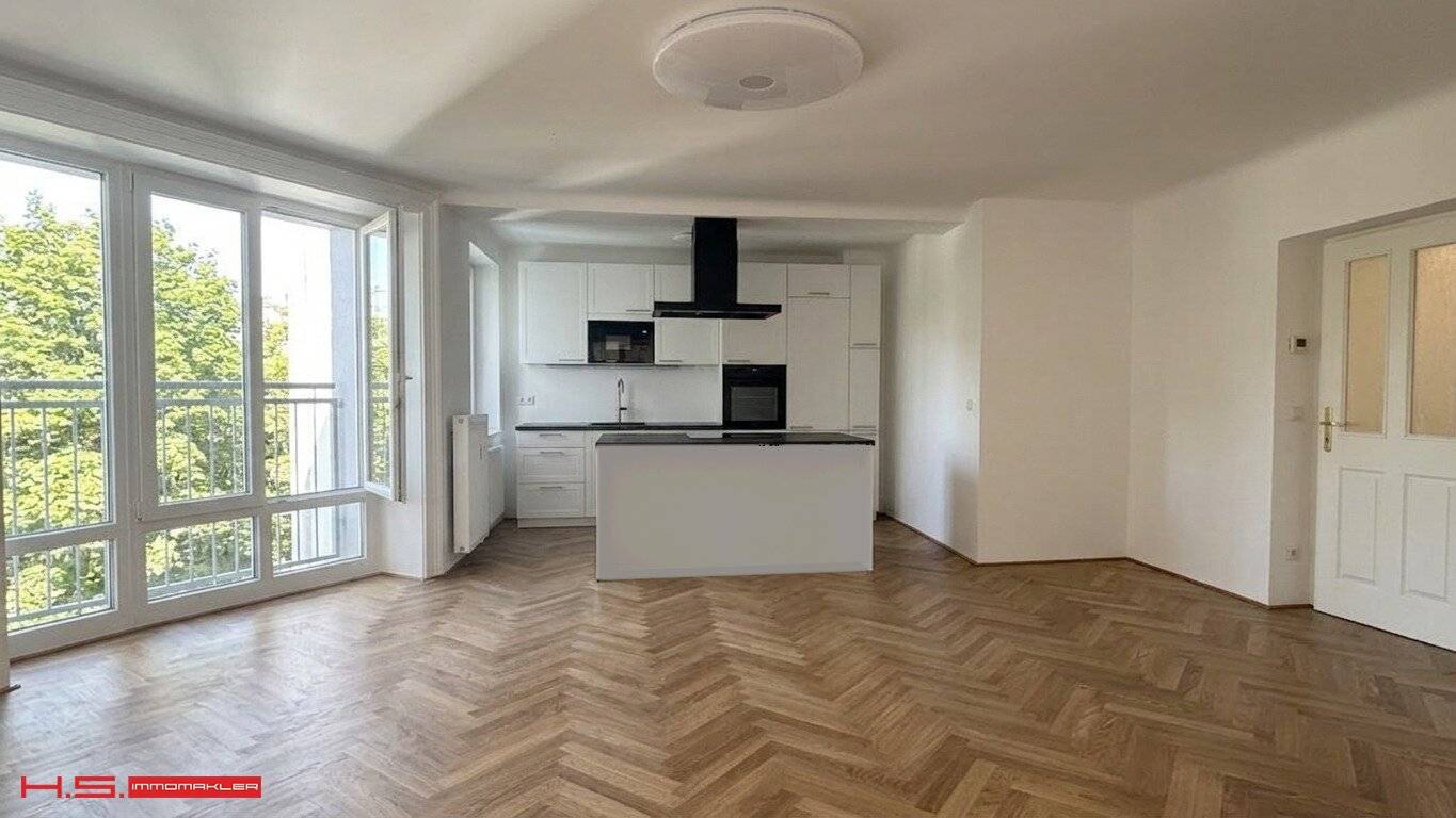 ALOIS DRASCHE PARK - First Occupancy - 4th Floor with Elevator - 100% Green View - East West Orientation - Thermally Renovated Building