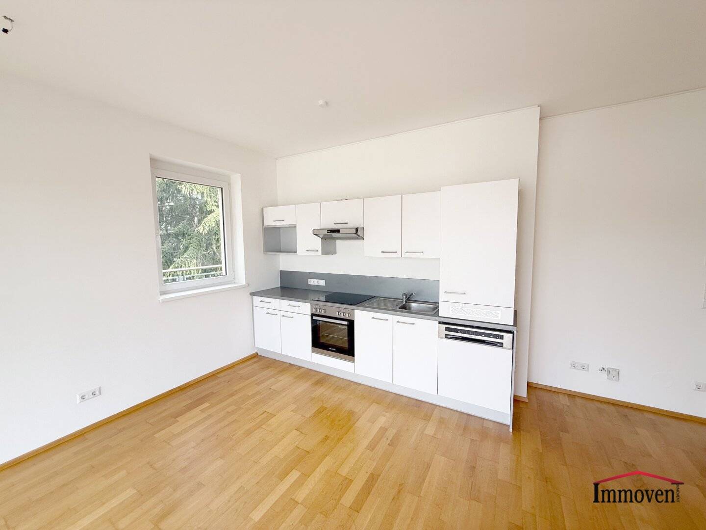 Sehr schöne und helle 2-Zimmerwohnung mit großer Terrasse!