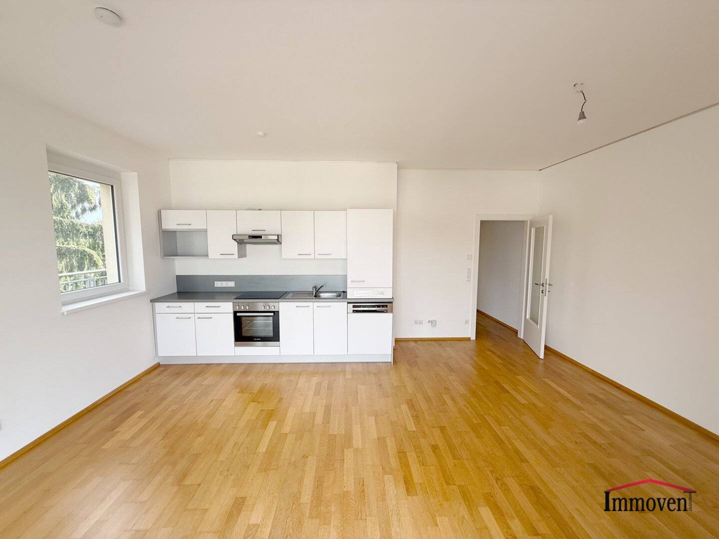 Sehr schöne und helle 2-Zimmerwohnung mit großer Terrasse!