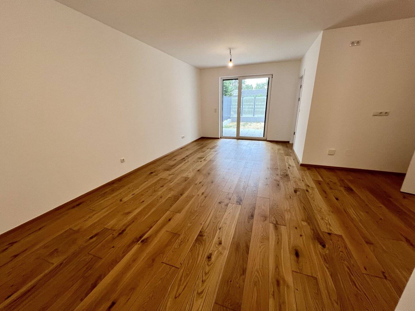 Commission-free! Modern 3-room garden apartment (first occupancy) with high-quality fittings, air conditioning, underground parking and beautiful southeast garden. Directly at the Prater