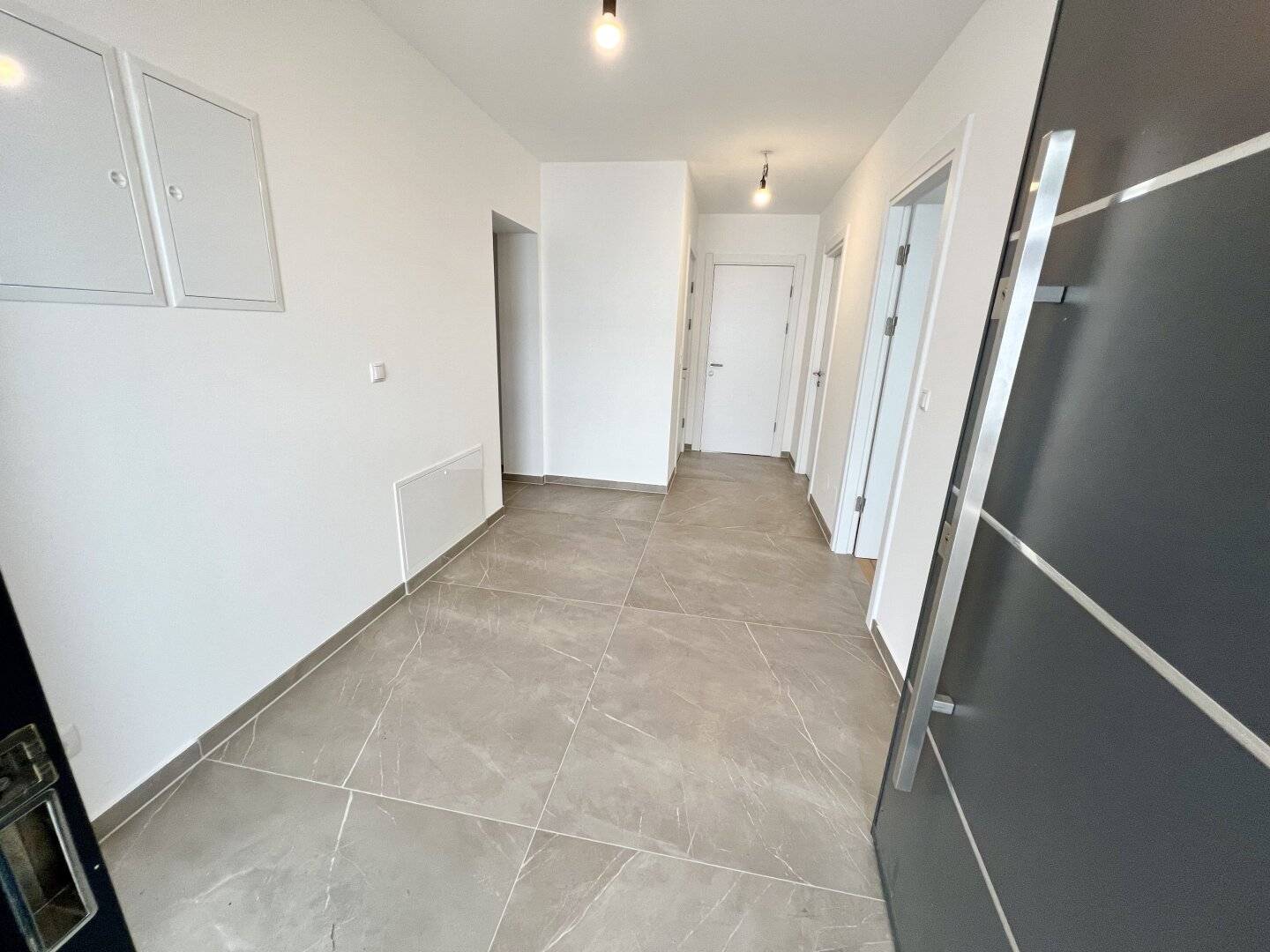 Commission-free! Modern 3-room garden apartment (first occupancy) with high-quality fittings, air conditioning, underground parking and beautiful southeast garden. Directly at the Prater