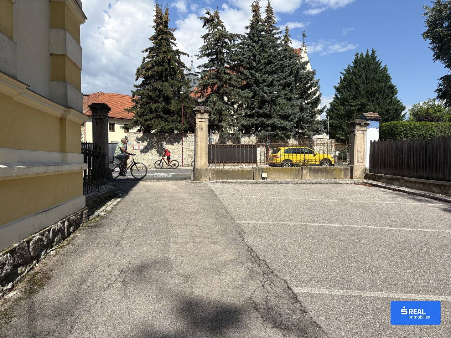 Representative practice or office space in the historic Enzinger Villa