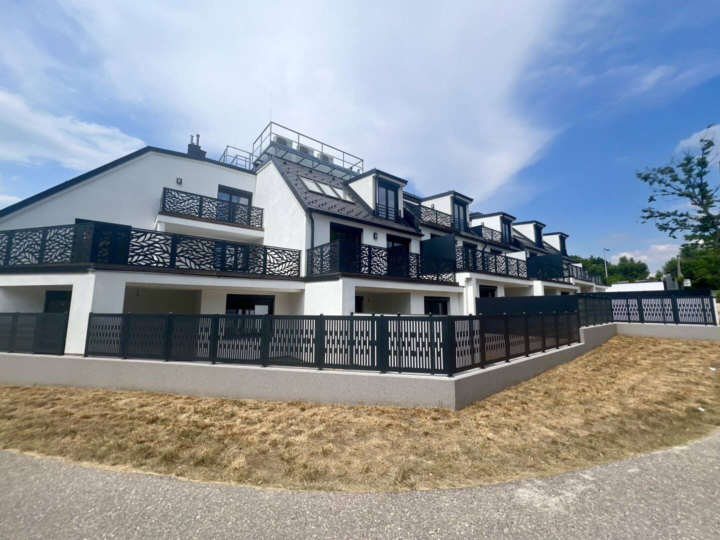 Commission-free Modern 2-room garden apartment First occupancy with high-quality fittings air conditioning and nice southeast terrace Directly at the Prater