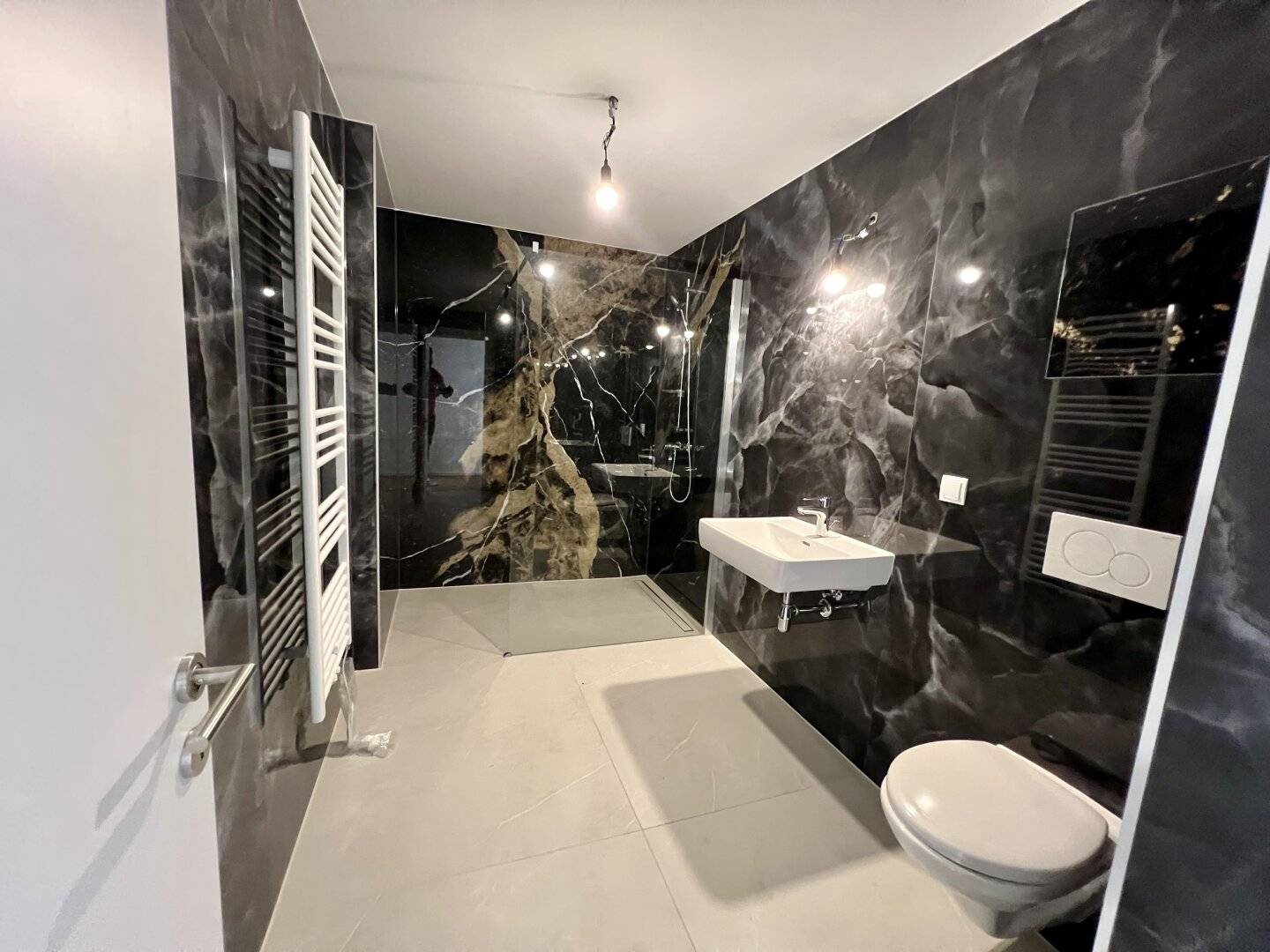 Commission-free Modern 2-room garden apartment First occupancy with high-quality fittings air conditioning and nice southeast terrace Directly at the Prater