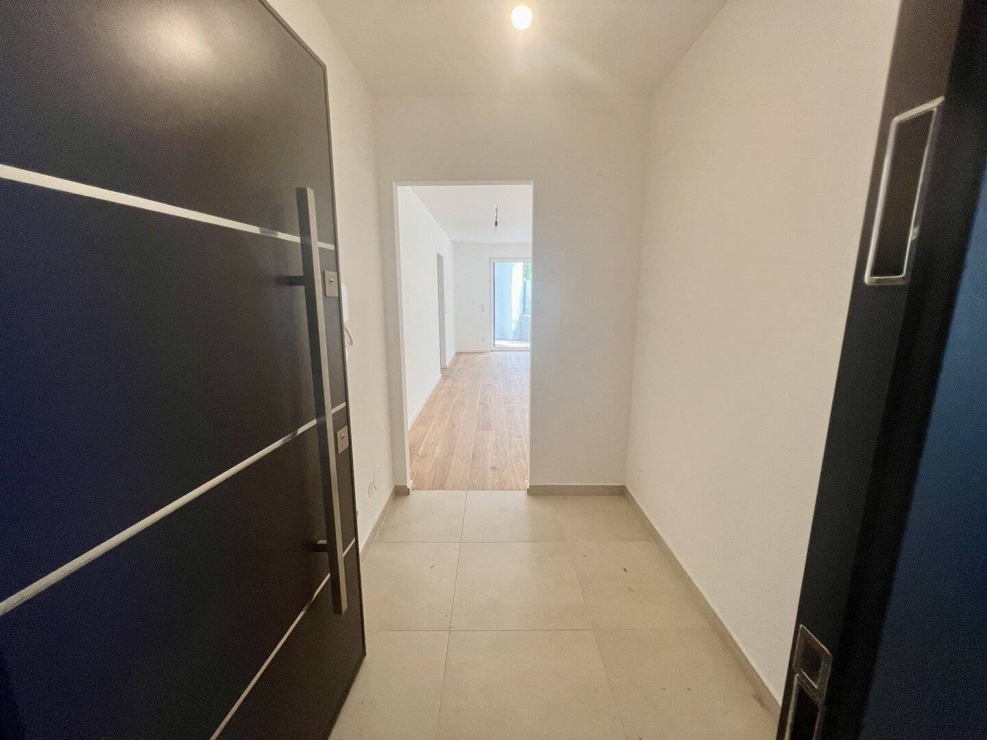 Commission-free Modern 2-room garden apartment First occupancy with high-quality fittings air conditioning and nice southeast terrace Directly at the Prater