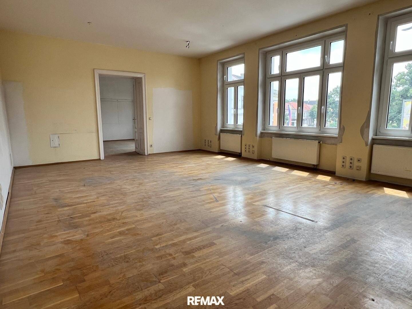 Spacious office in top location!