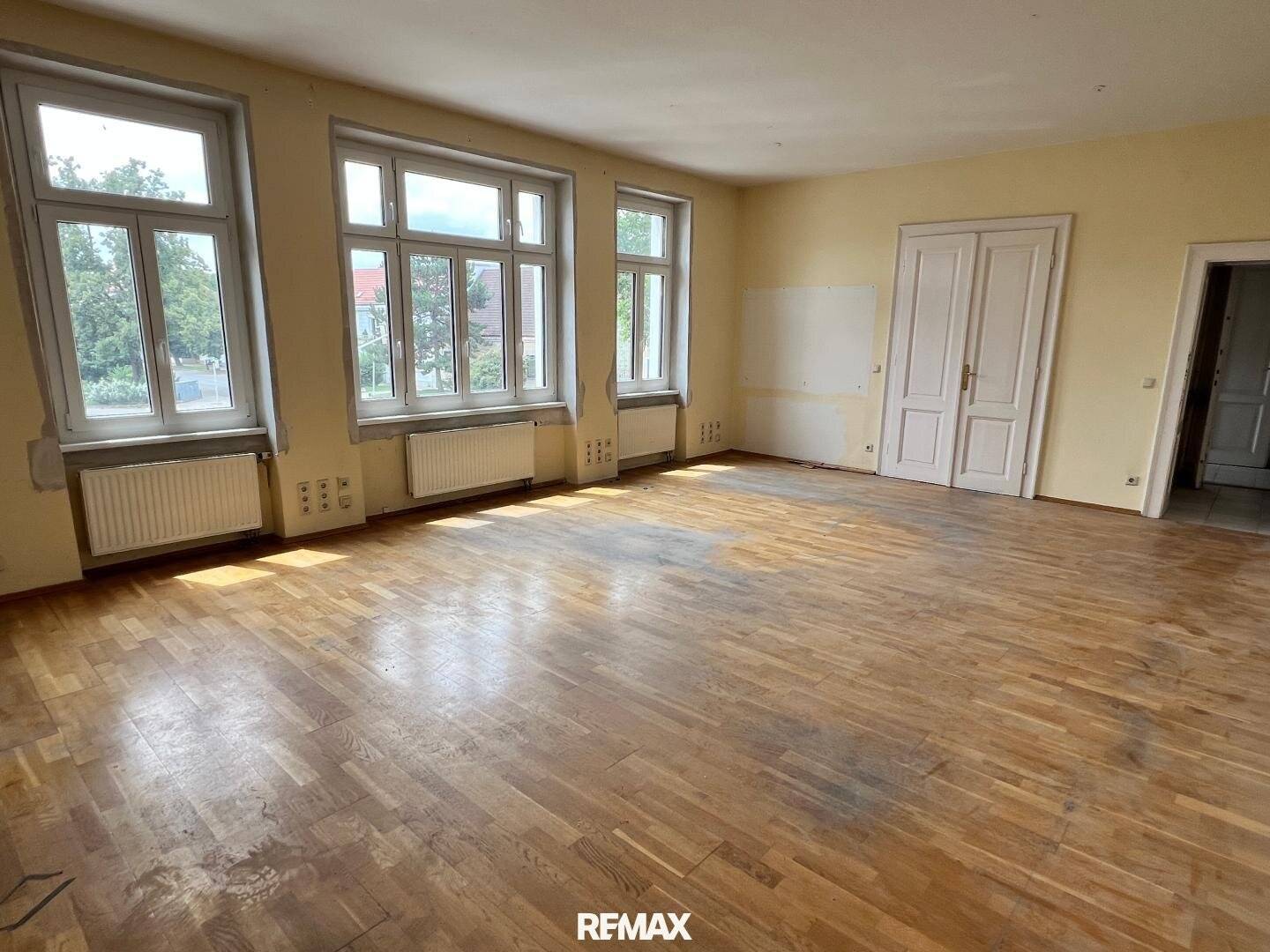 Spacious office in top location!