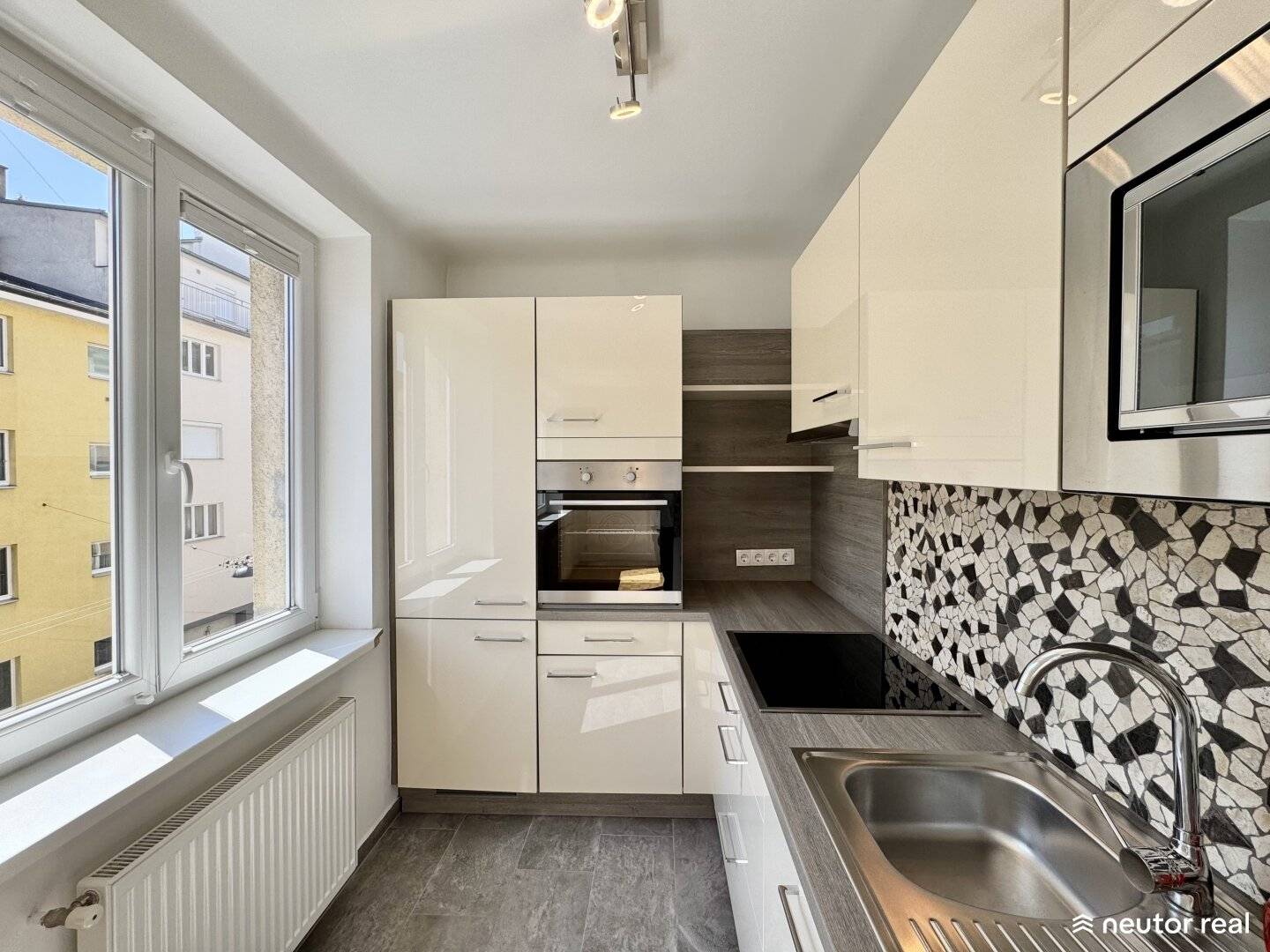 Helle 2 Zimmer Wohnung mit Gemeinschaftsgarten | U4 Ober St. Veit