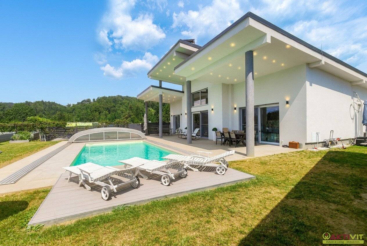 Modernes Designerhaus nahe Graz mit Pool, Photovoltaik und 6m Raumhöhe. Hochwertigste Ausstattung.