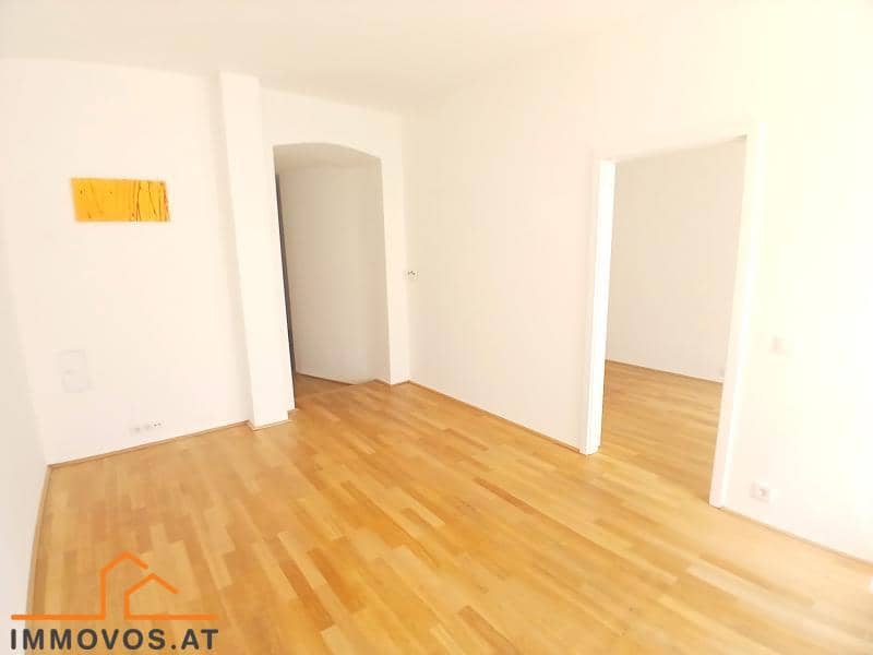 Helle Erdgeschosswohnung im Altbau nahe Park